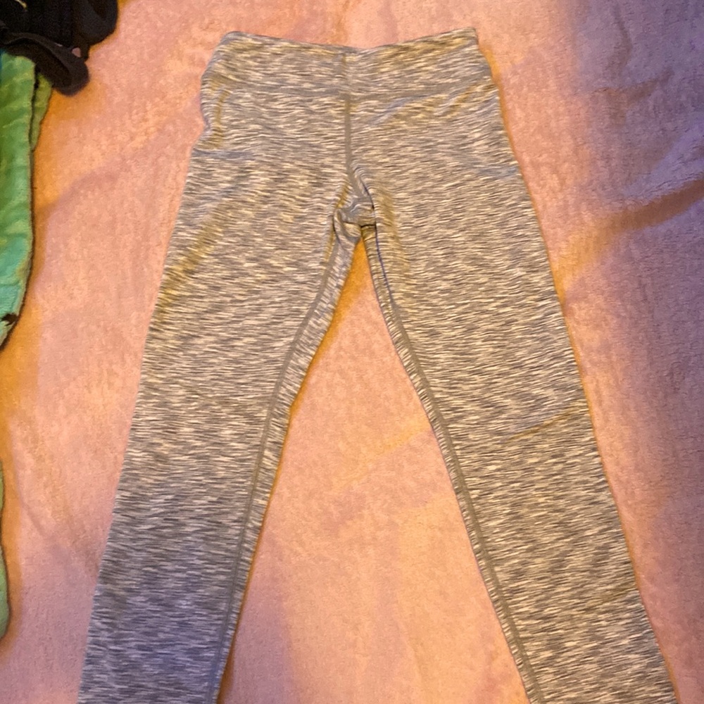 these leggings are really cute! there grey and white and Athletic material!